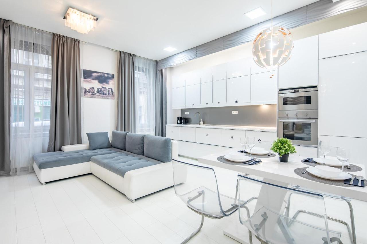Cozy & Central Apartment With 2-Bedroom Budapesta Exterior foto