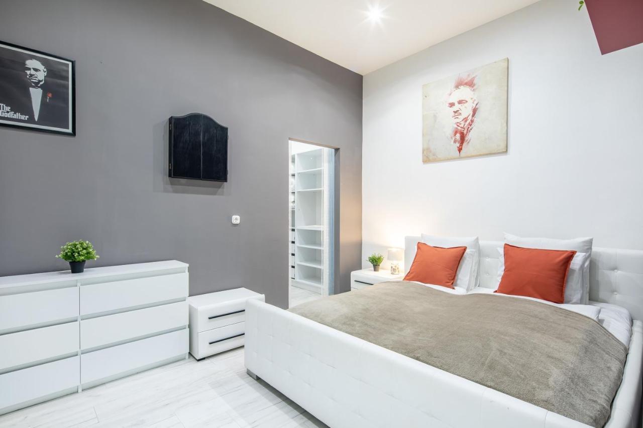 Cozy & Central Apartment With 2-Bedroom Budapesta Exterior foto