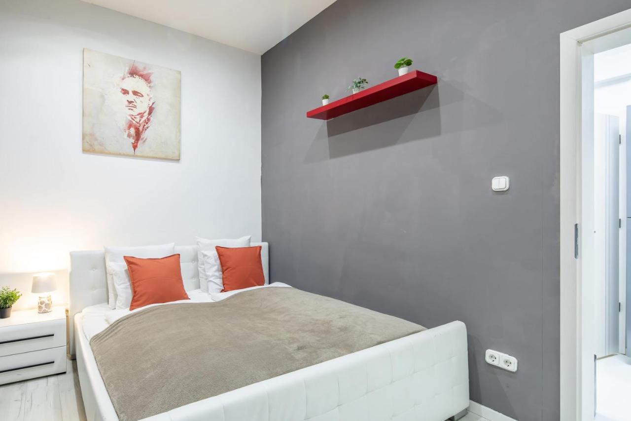 Cozy & Central Apartment With 2-Bedroom Budapesta Exterior foto