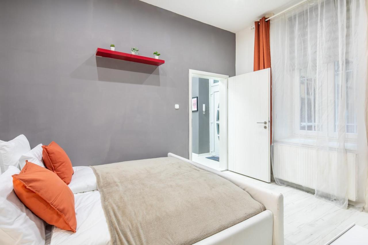 Cozy & Central Apartment With 2-Bedroom Budapesta Exterior foto