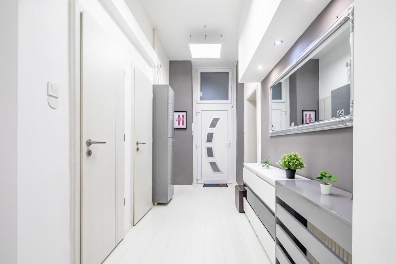 Cozy & Central Apartment With 2-Bedroom Budapesta Exterior foto