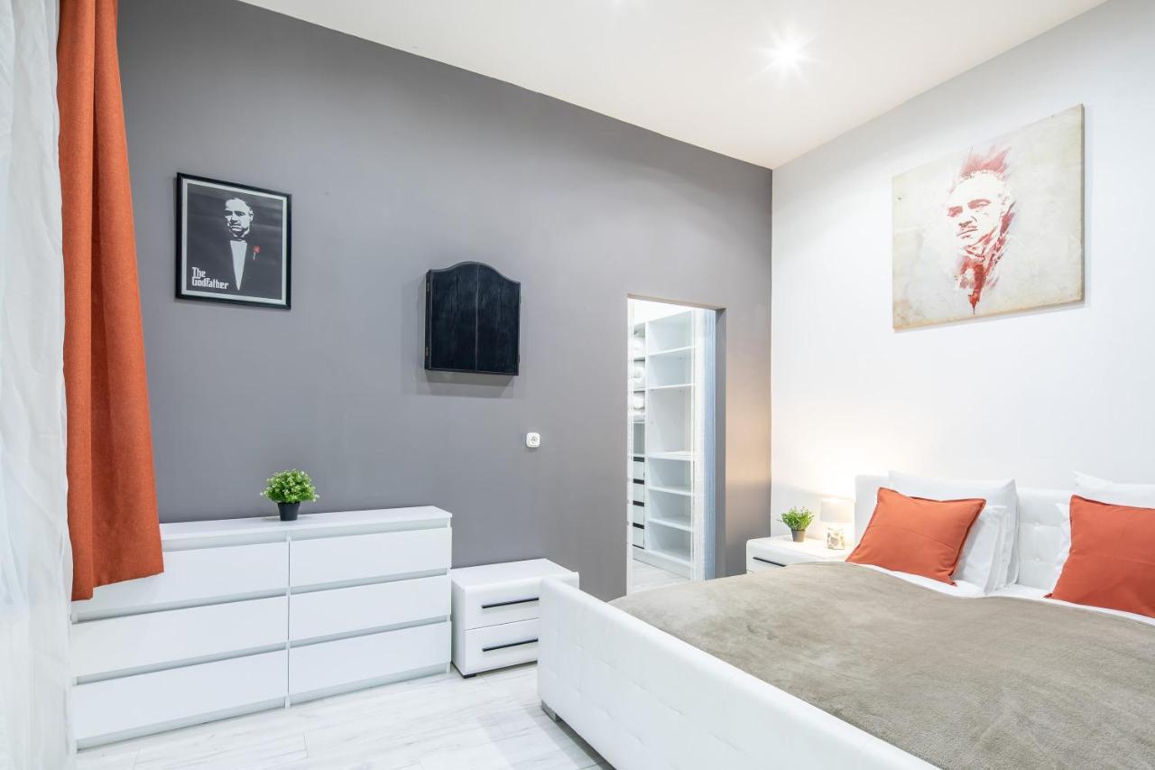 Cozy & Central Apartment With 2-Bedroom Budapesta Exterior foto