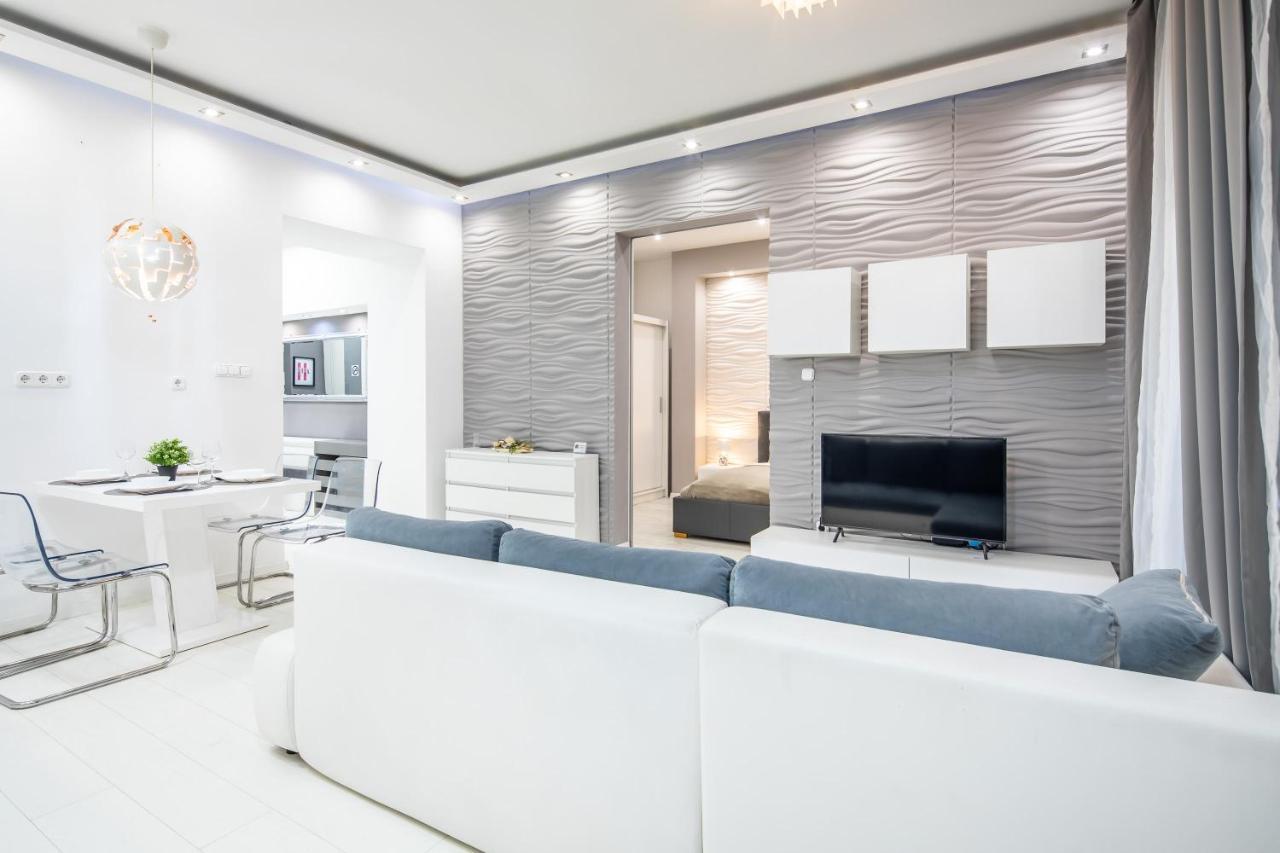 Cozy & Central Apartment With 2-Bedroom Budapesta Exterior foto