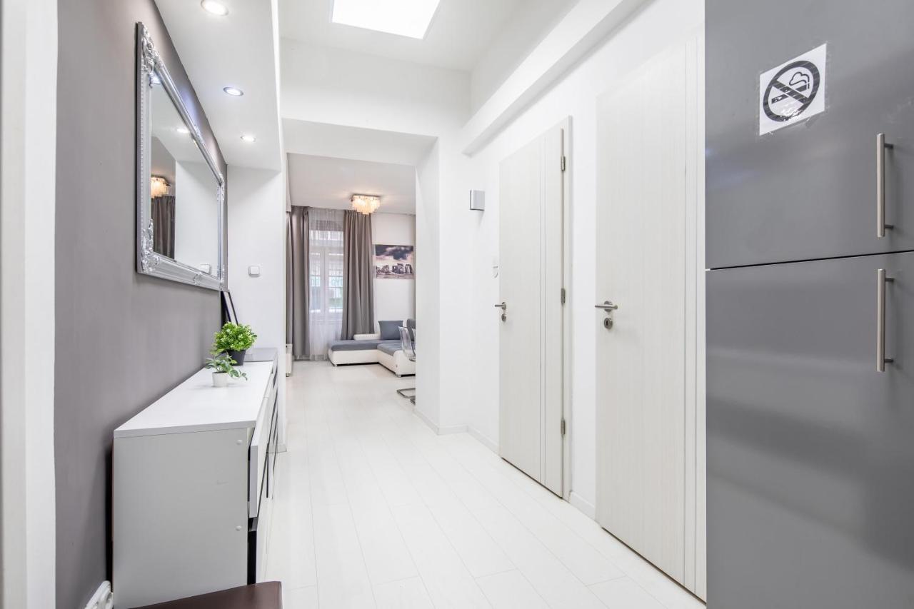 Cozy & Central Apartment With 2-Bedroom Budapesta Exterior foto